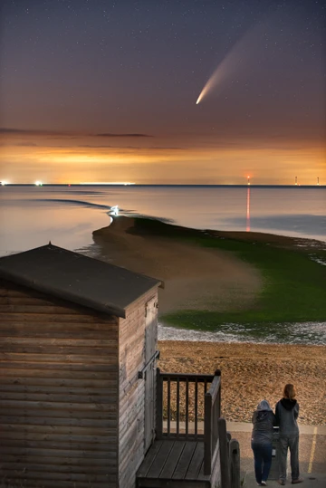 Whitstable Tankerton Street Jake and Amanda Comet NEOWISE