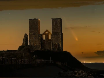 Reculver And Comet Tsuchinshan-ATLAS