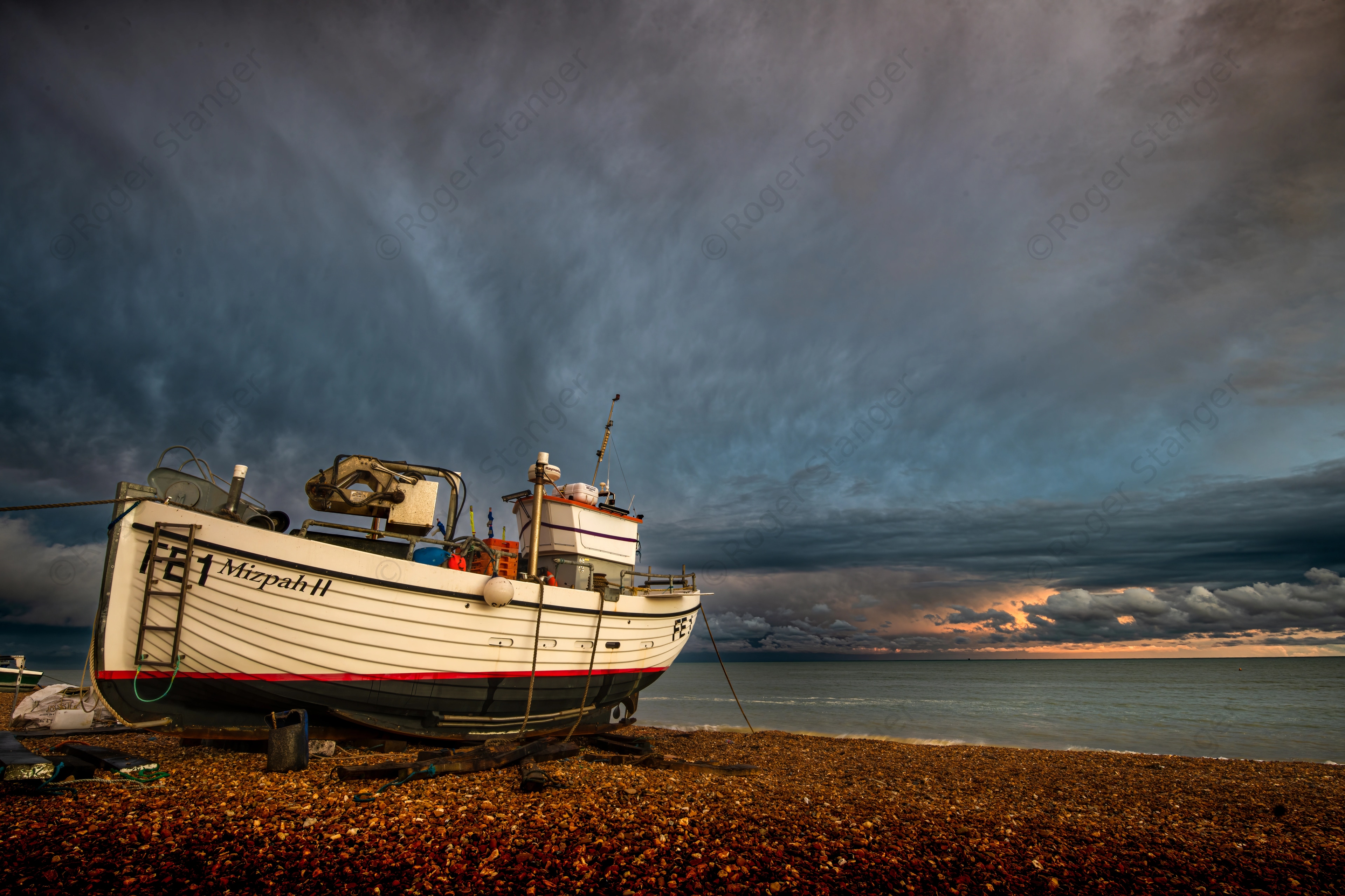 Hythe Fishermans Beach Last light