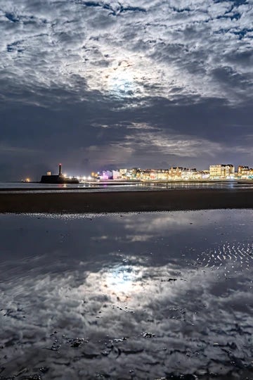Margate stratocumulus clouds and Moon Portrait 
